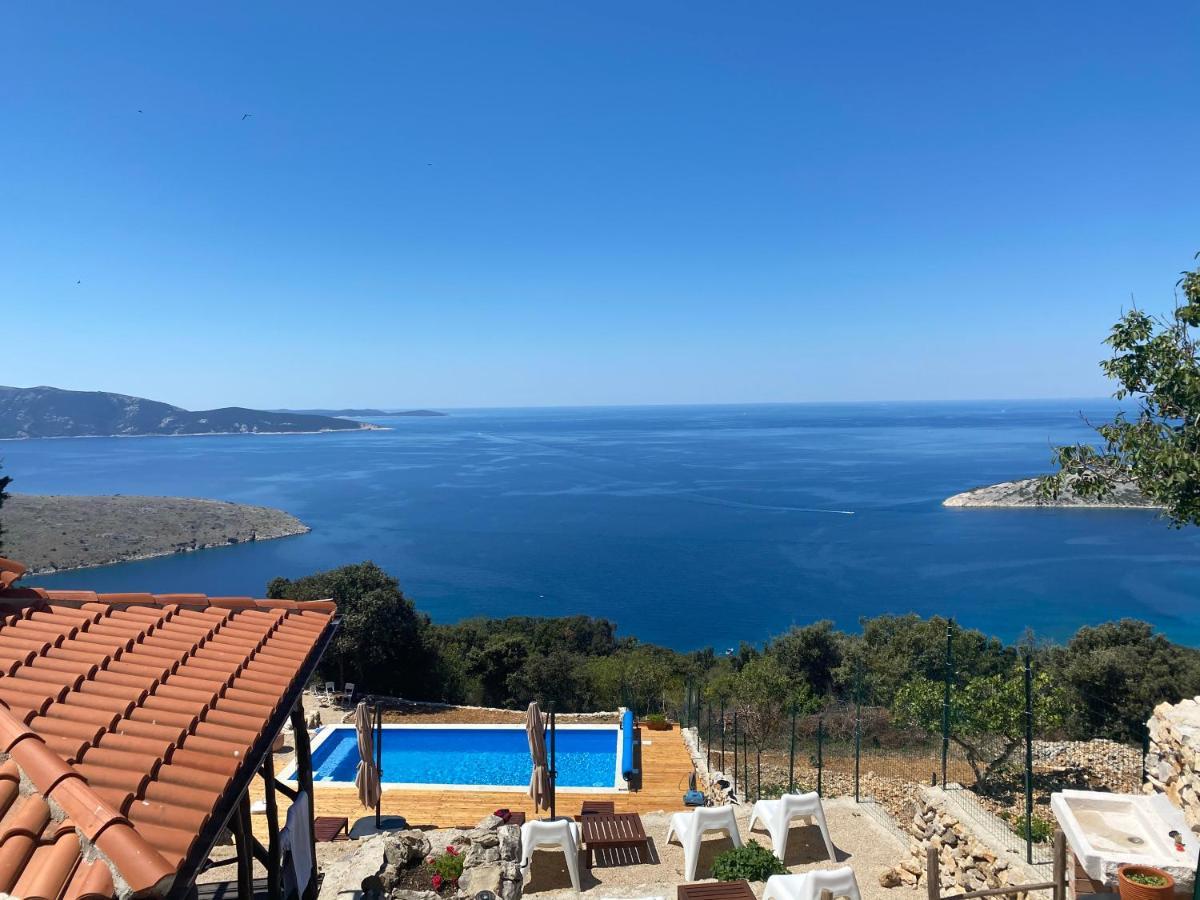 Vita Vacation Home Ustrine 外观 照片