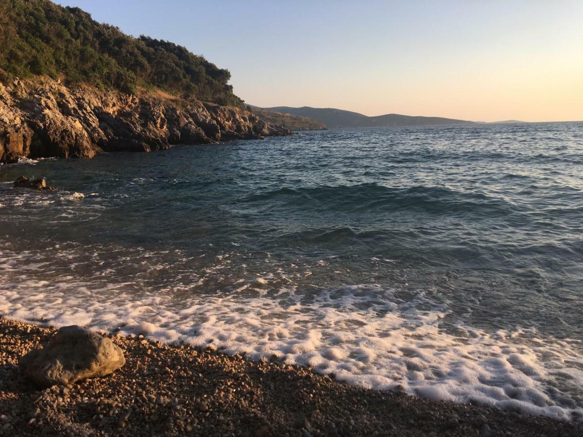 Vita Vacation Home Ustrine 外观 照片